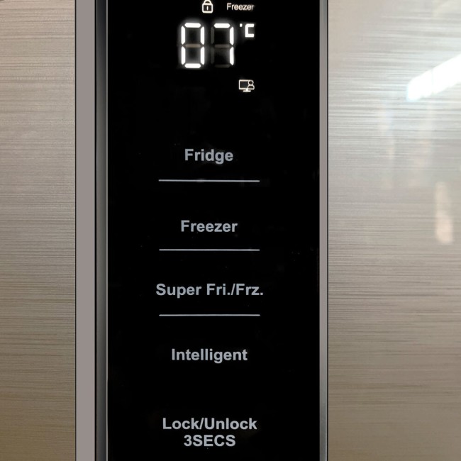 Холодильник Ginzzu NFI-5212 шампань стекло