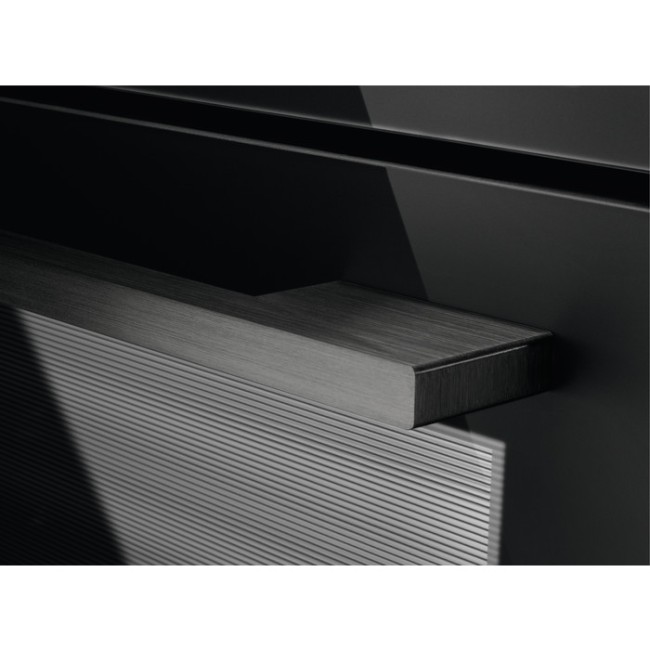 Встраиваемый электрический духовой шкаф Electrolux KVLAE00WT