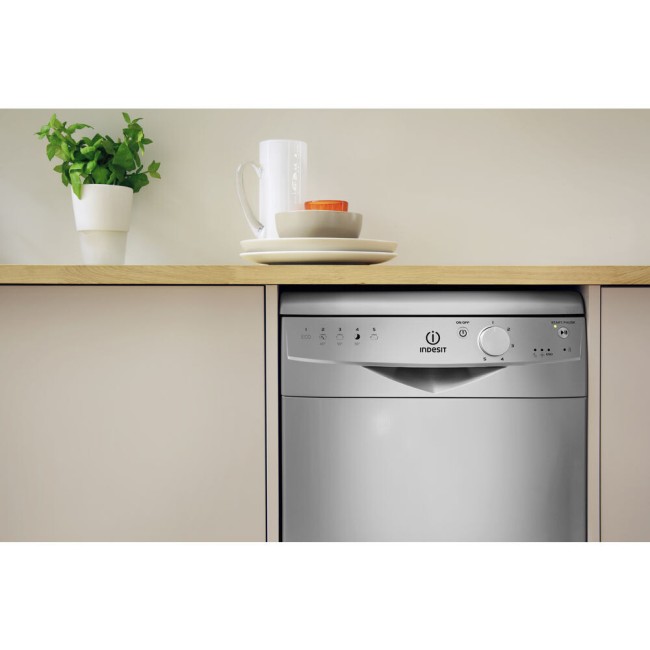Посудомоечная машина Indesit DSR 15B EU Посудомоечная машина Indesit DSR 15B EU