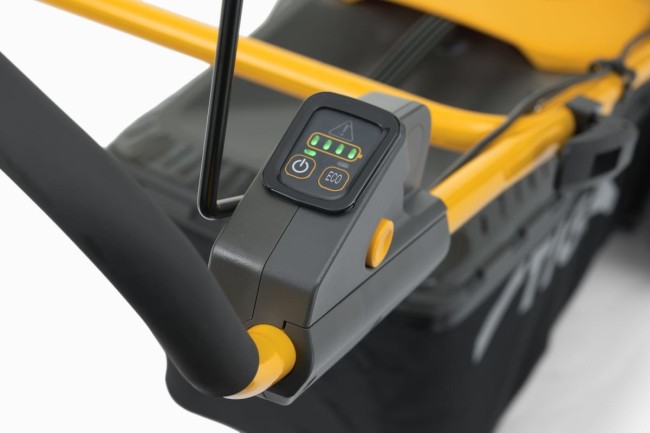 Газонокосилка аккумуляторная Stiga COMBI 743 Q AE Газонокосилка аккумуляторная Stiga COMBI 743 Q AE