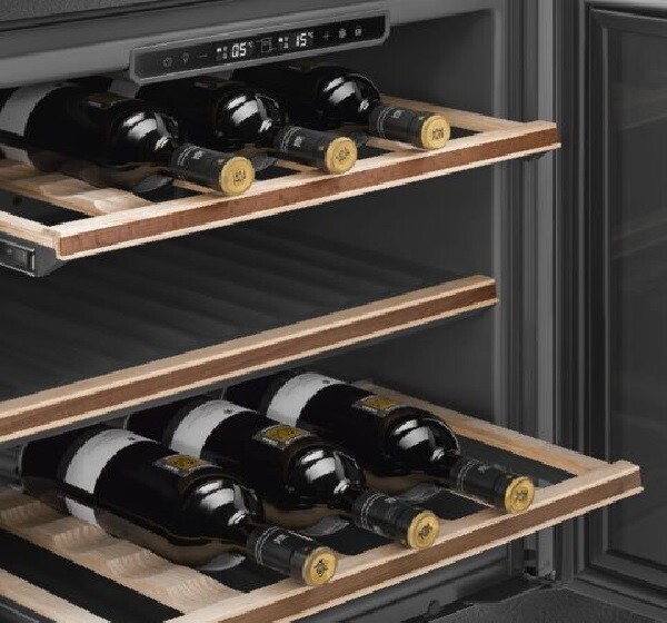 Встраиваемый винный шкаф Smeg CVI629NR3 Встраиваемый винный шкаф Smeg CVI629NR3