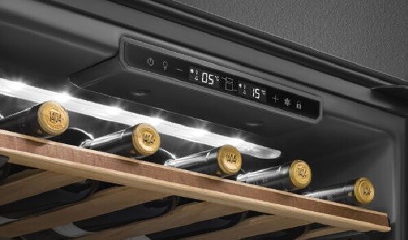 Встраиваемый винный шкаф Smeg CVI629NR3 Встраиваемый винный шкаф Smeg CVI629NR3