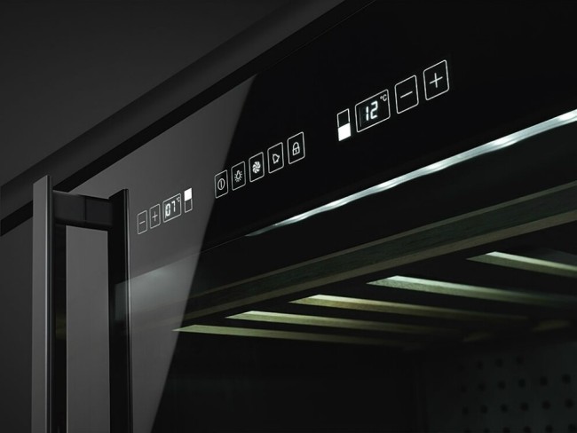 Встраиваемый винный шкаф Smeg CVI638RWN3 Встраиваемый винный шкаф Smeg CVI638RWN3