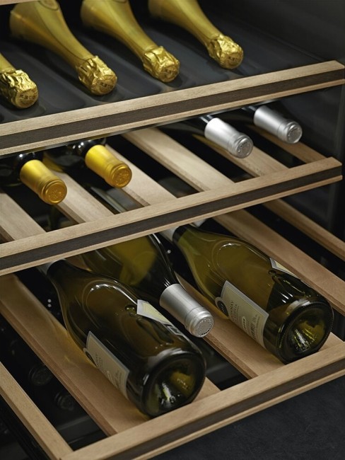 Встраиваемый винный шкаф Smeg CVI638RWN3 Встраиваемый винный шкаф Smeg CVI638RWN3