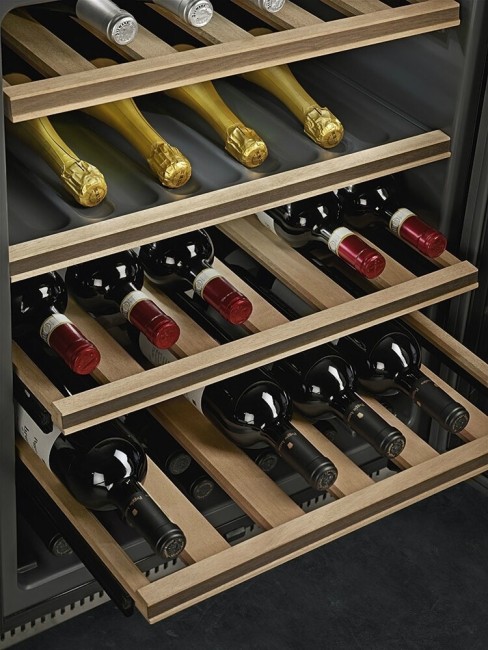 Встраиваемый винный шкаф Smeg CVI638RWN3 Встраиваемый винный шкаф Smeg CVI638RWN3