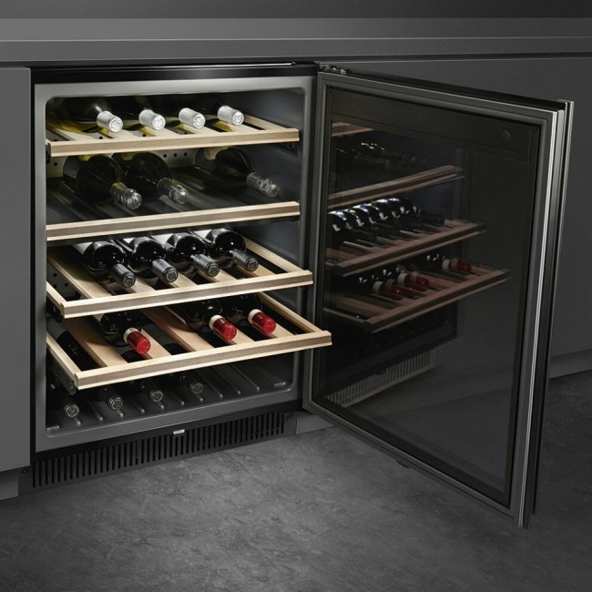 Встраиваемый винный шкаф Smeg CVI638RWN3 Встраиваемый винный шкаф Smeg CVI638RWN3