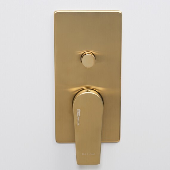 Смеситель для ванны и душа WasserKraft Aisch 5561 Смеситель для ванны и душа WasserKraft Aisch 5561