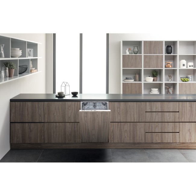 Встраиваемая посудомоечная машина Hotpoint-Ariston HSCIE 2B0 Встраиваемая посудомоечная машина Hotpoint-Ariston HSCIE 2B0