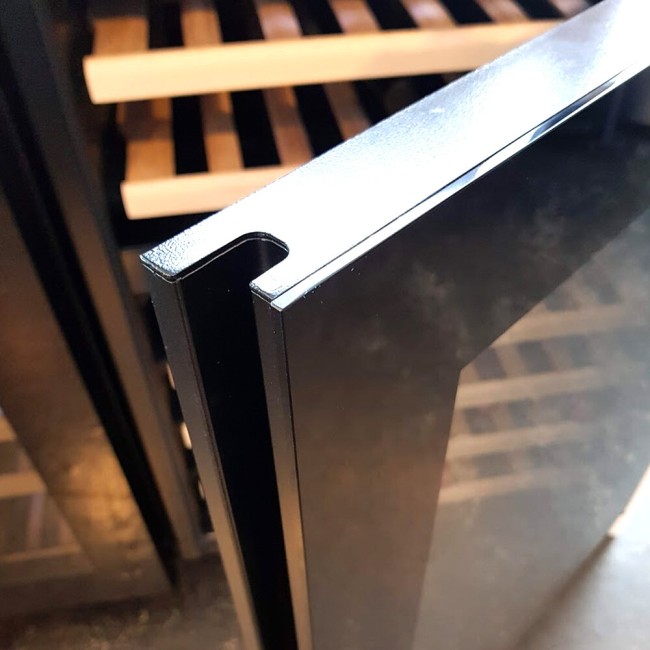 Встраиваемый винный шкаф Temptech OBIU30DW Встраиваемый винный шкаф Temptech OBIU30DW