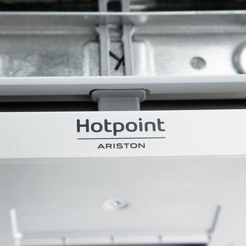 Встраиваемая посудомоечная машина Hotpoint-Ariston HIO 3C22 W
