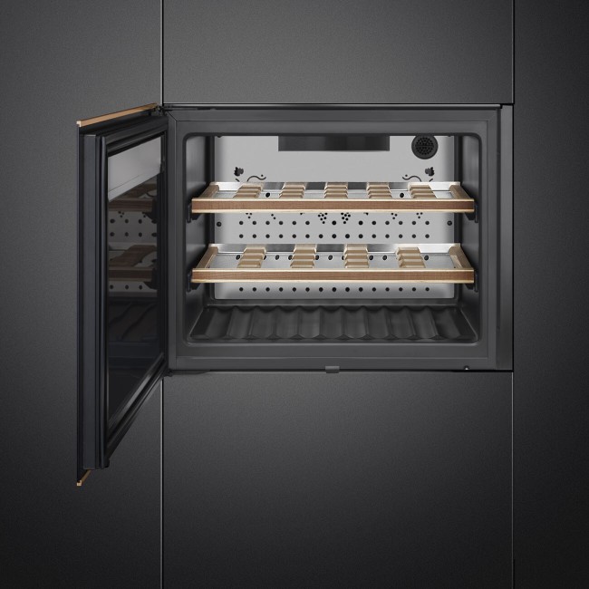 Встраиваемый винный шкаф Smeg CVI621LWNR3