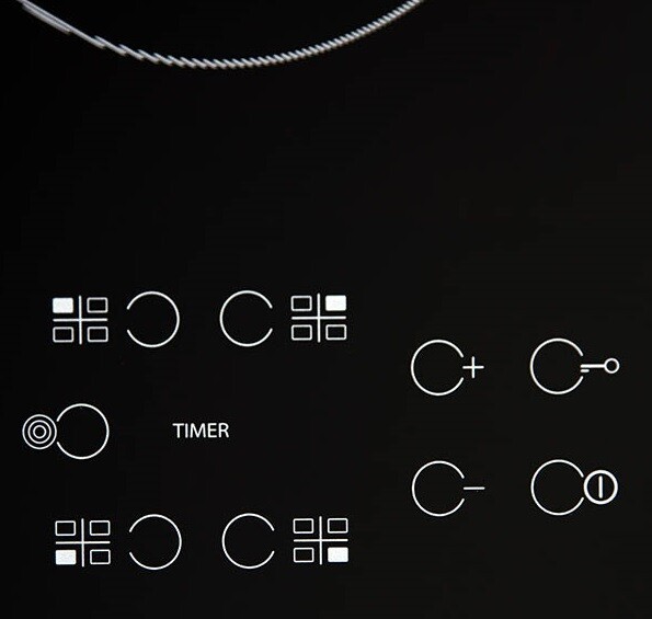 Встраиваемая электрическая варочная панель Whirlpool AKT 8130 BA