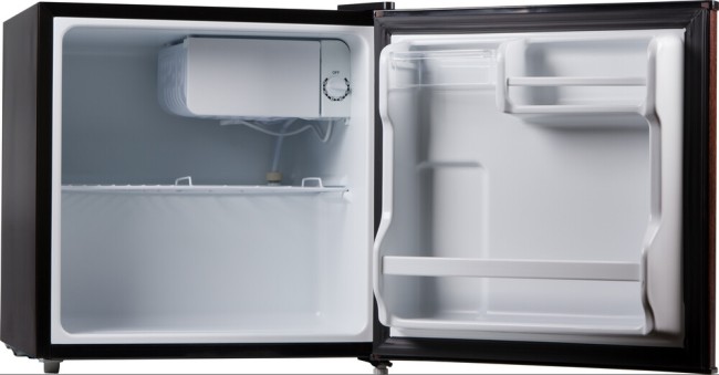 Холодильник Shivaki SDR-054T Холодильник Shivaki SDR-054T