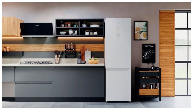 Холодильник Hotpoint-Ariston HTR 7200 W