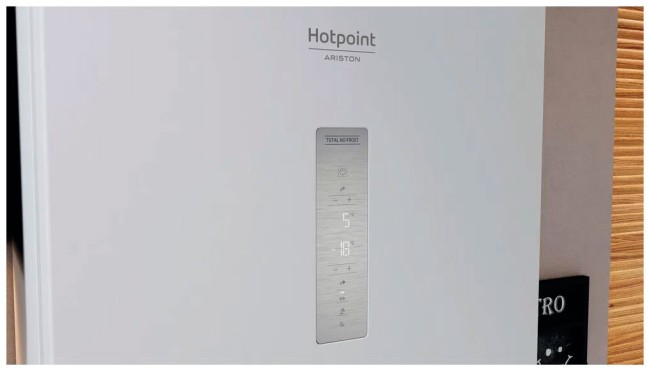 Холодильник Hotpoint-Ariston HTR 7200 W