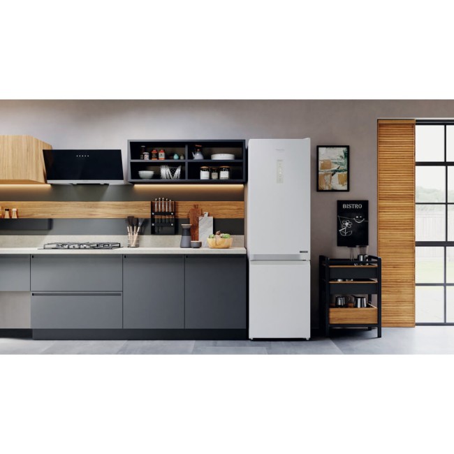 Холодильник Hotpoint-Ariston HTS 8202I W O3 Холодильник Hotpoint-Ariston HTS 8202I W O3