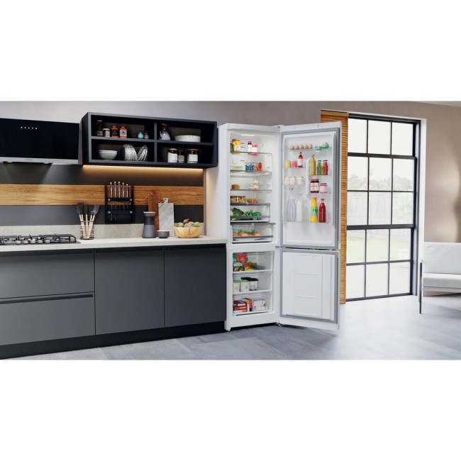 Холодильник Hotpoint-Ariston HTS 8202I W O3 Холодильник Hotpoint-Ariston HTS 8202I W O3