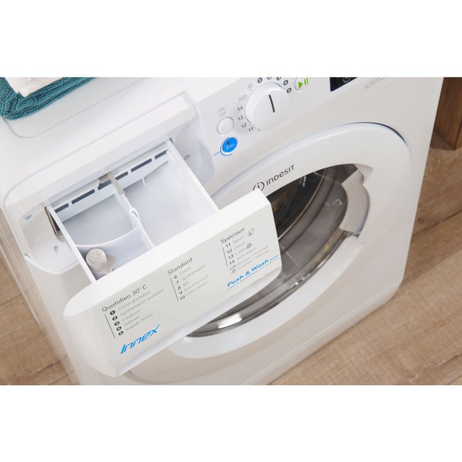 Стиральная машина Indesit BWUE 51051 L B Стиральная машина Indesit BWUE 51051 L B