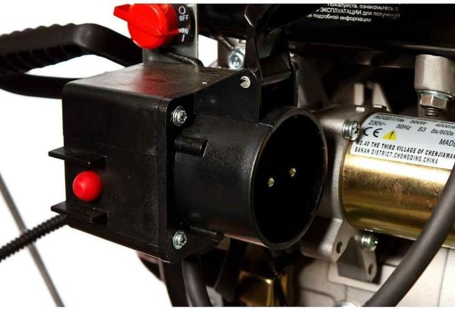 Снегоуборщик бензиновый RedVerg RD-26090E Снегоуборщик бензиновый RedVerg RD-26090E