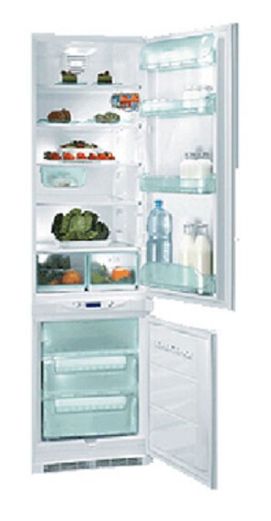Встраиваемый холодильник Hotpoint-Ariston BCB 333/B GE