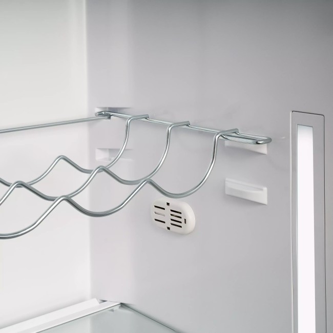 Встраиваемый холодильник Delonghi DLI 17SE Marco