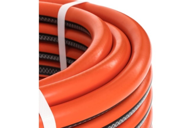 Шланг поливочный Жук Классик 1/2 3-х слойный 25м (7114-00) Шланг поливочный Жук Классик 1/2 3-х слойный 25м (7114-00)