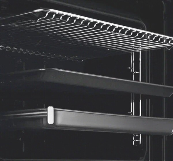 Встраиваемый электрический духовой шкаф Electrolux EOF6P76BX