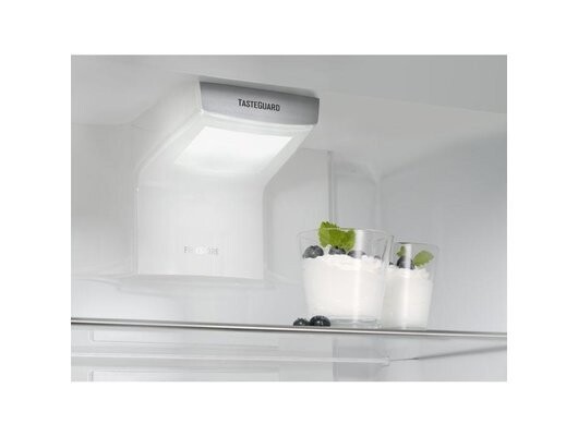 Встраиваемый холодильник Electrolux ERX 3214 AOX