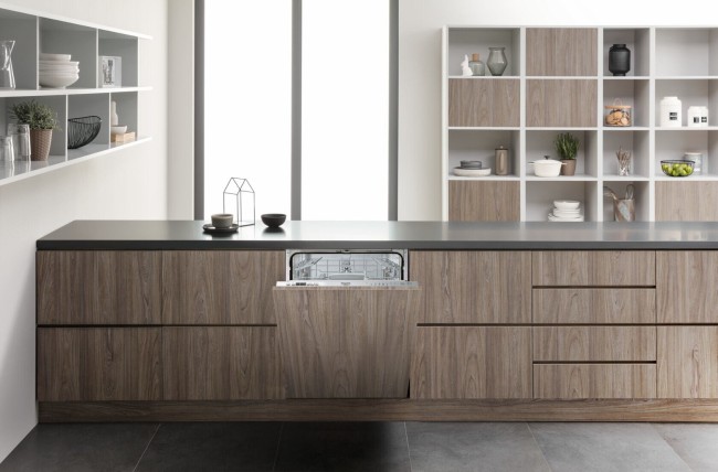 Встраиваемая посудомоечная машина Hotpoint-Ariston HI 5030 W