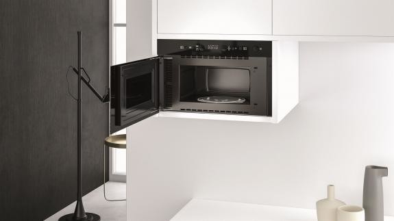 Встраиваемая микроволновая печь Whirlpool W7 MN840