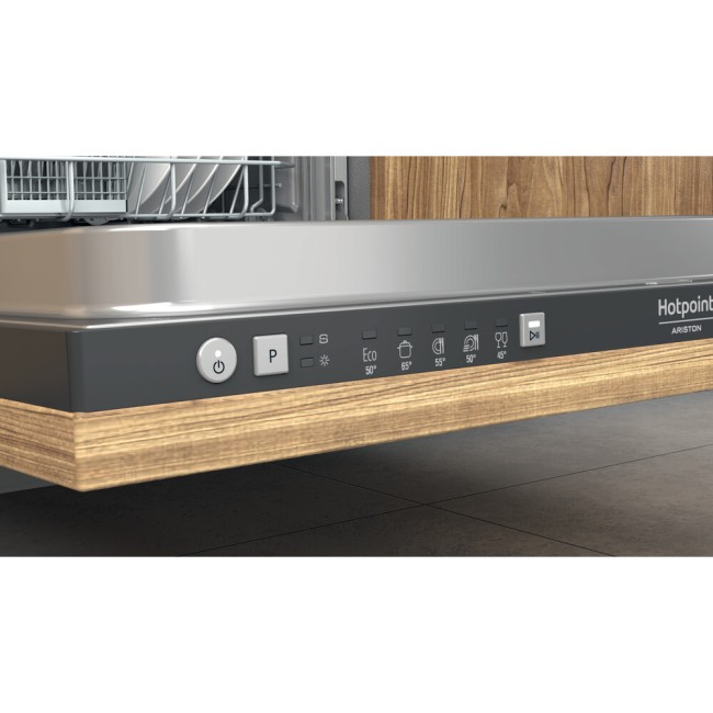 Встраиваемая посудомоечная машина Hotpoint-Ariston HIE 2B19 C N Встраиваемая посудомоечная машина Hotpoint-Ariston HIE 2B19 C N