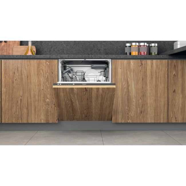 Встраиваемая посудомоечная машина Hotpoint-Ariston HIE 2B19 C N Встраиваемая посудомоечная машина Hotpoint-Ariston HIE 2B19 C N